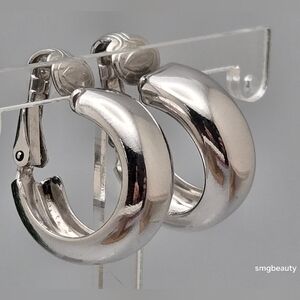 Vintage 80s Sarah Coventry Silver-Tone Clip-On Hoop Earrings 3/4" Excellent